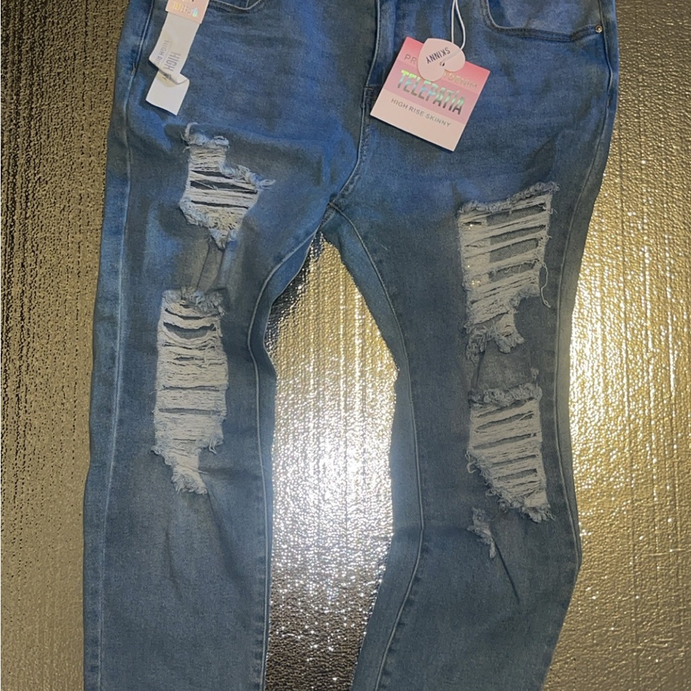 NWT Distressed Blue Jeans plus 18W
